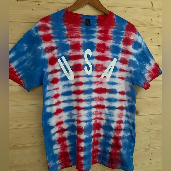 NEW Unisex GILDAN Soft Style Large Tie-Dye T-Shirt USA Graphic Vinyl Design - Picture 2 of 8